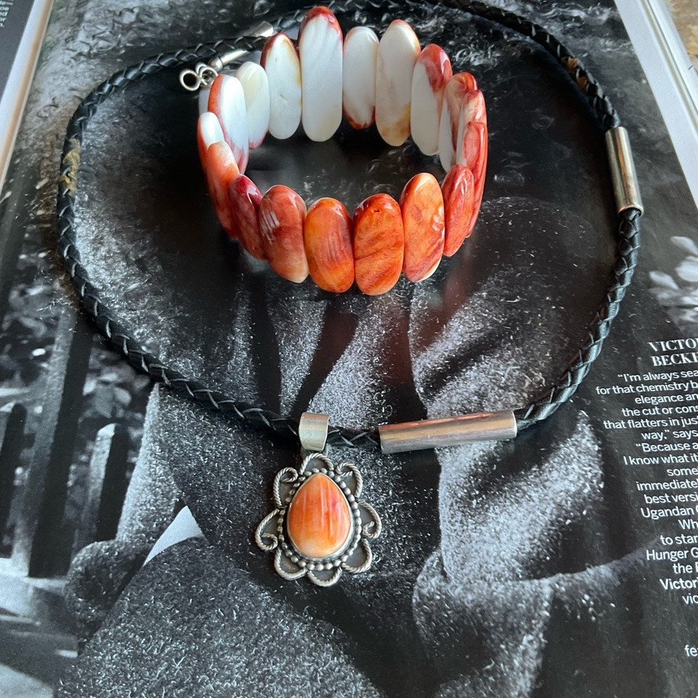 Elegant Native AMERICAN Made SPINY OYSTER pendant - Picture 4 of 7